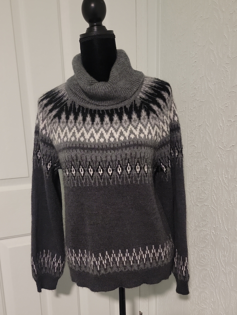 Sundance Gray Fair Isle Turtleneck Sweater 10%Wool 8%Alpaca Womens Size Medium